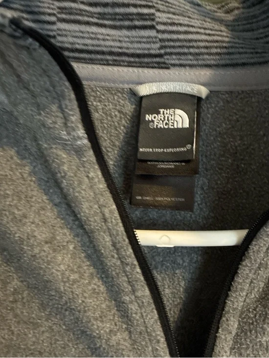 The North Face Women's Gray V-Neck Half-Zip Fleece Pullover - Picture 3 of 4